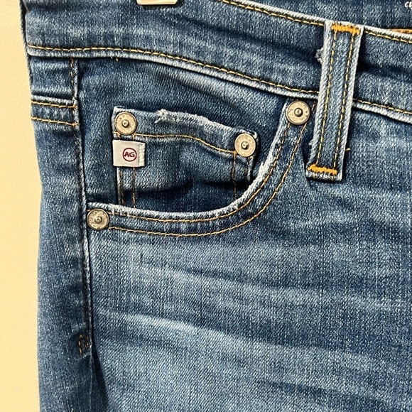 Women’s US 27R AG Medium Wash Distressed The STILT Cigarette Leg Jeans EUC - Picture 8 of 16